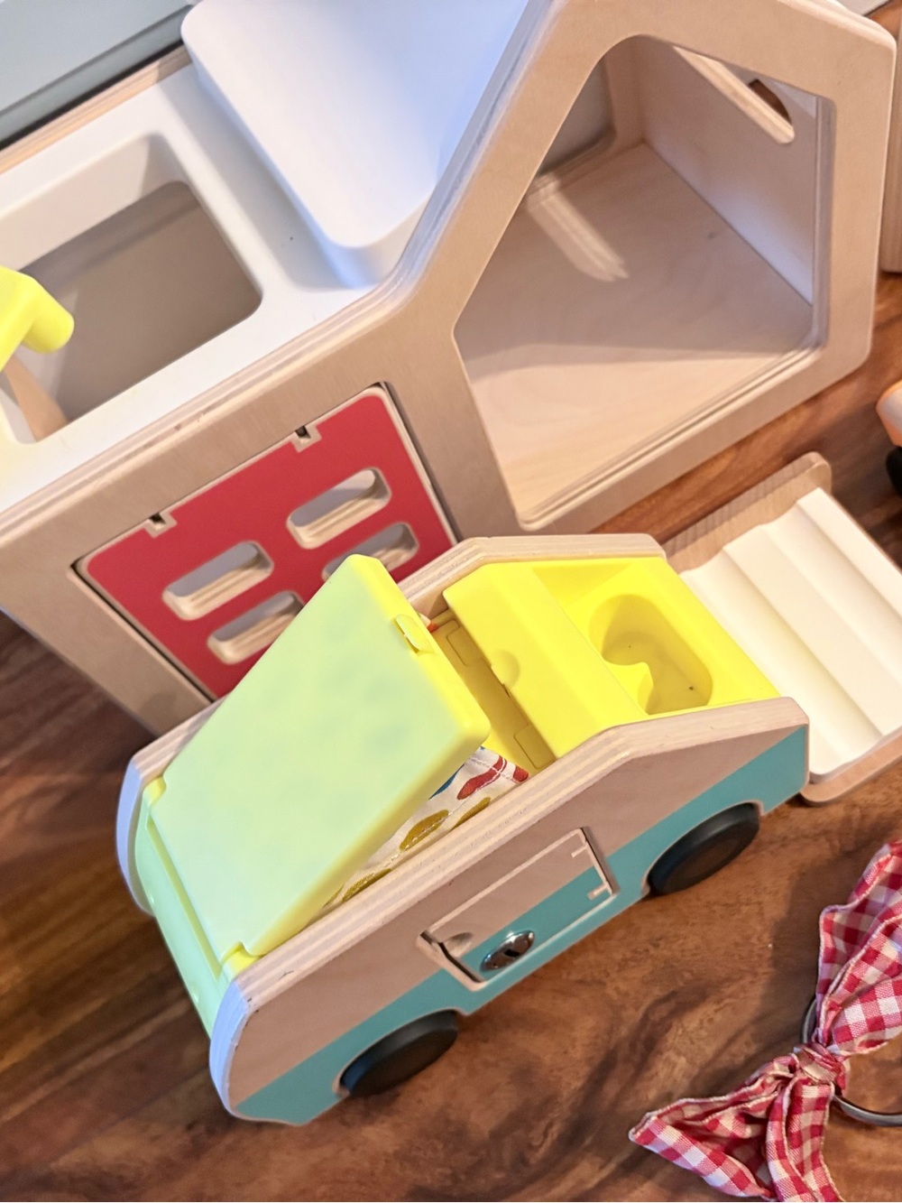 Lovevery Modular House & Camper Set Key 2 Wooden People Observer Play Kit - Picture 14 of 14